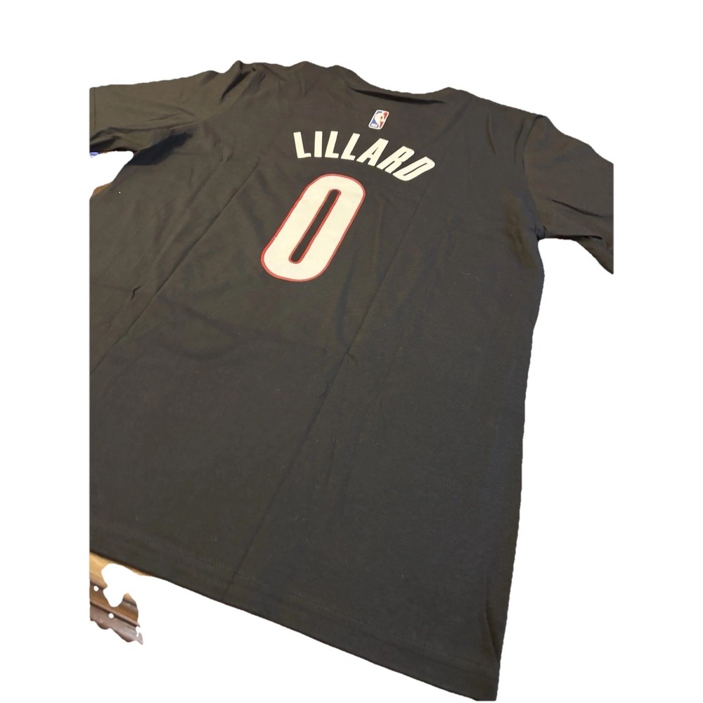 Boys Youth Portland Trail Blazers Damian Lillard Jersey Shirt Size XL 18/20 BNWT - Picture 3 of 6